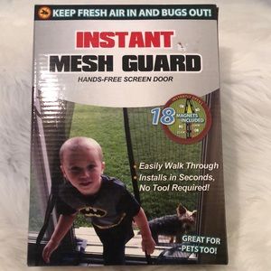 Instant Mesh Guard Hands Free Screen Door/NIB